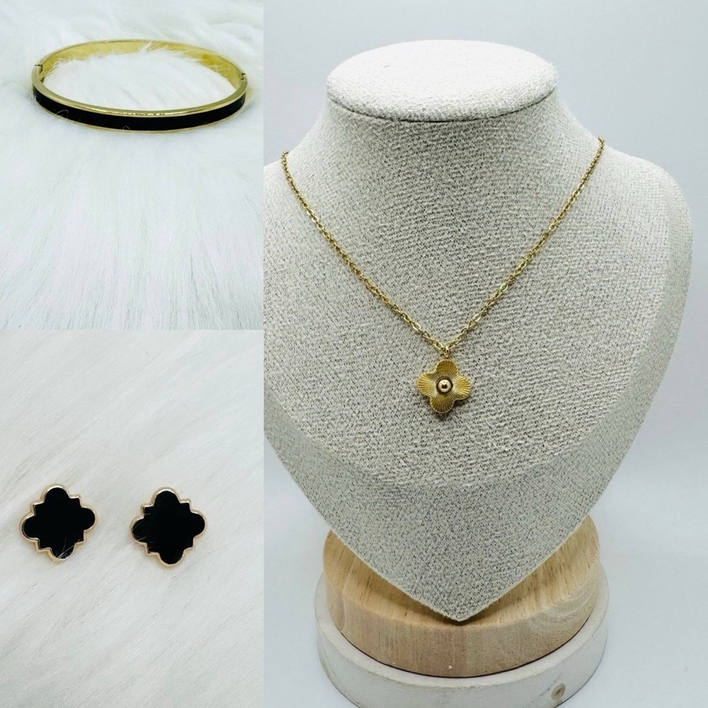 The Woman’s Awesome Jewelry Bundle A